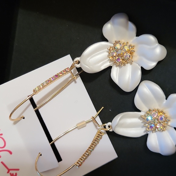 Betsey Johnson gem flower dangle earrings - Picture 2 of 4